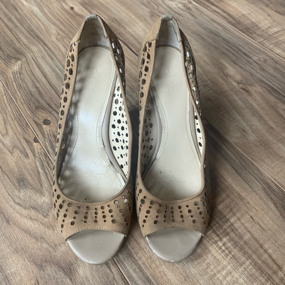Cream wedges